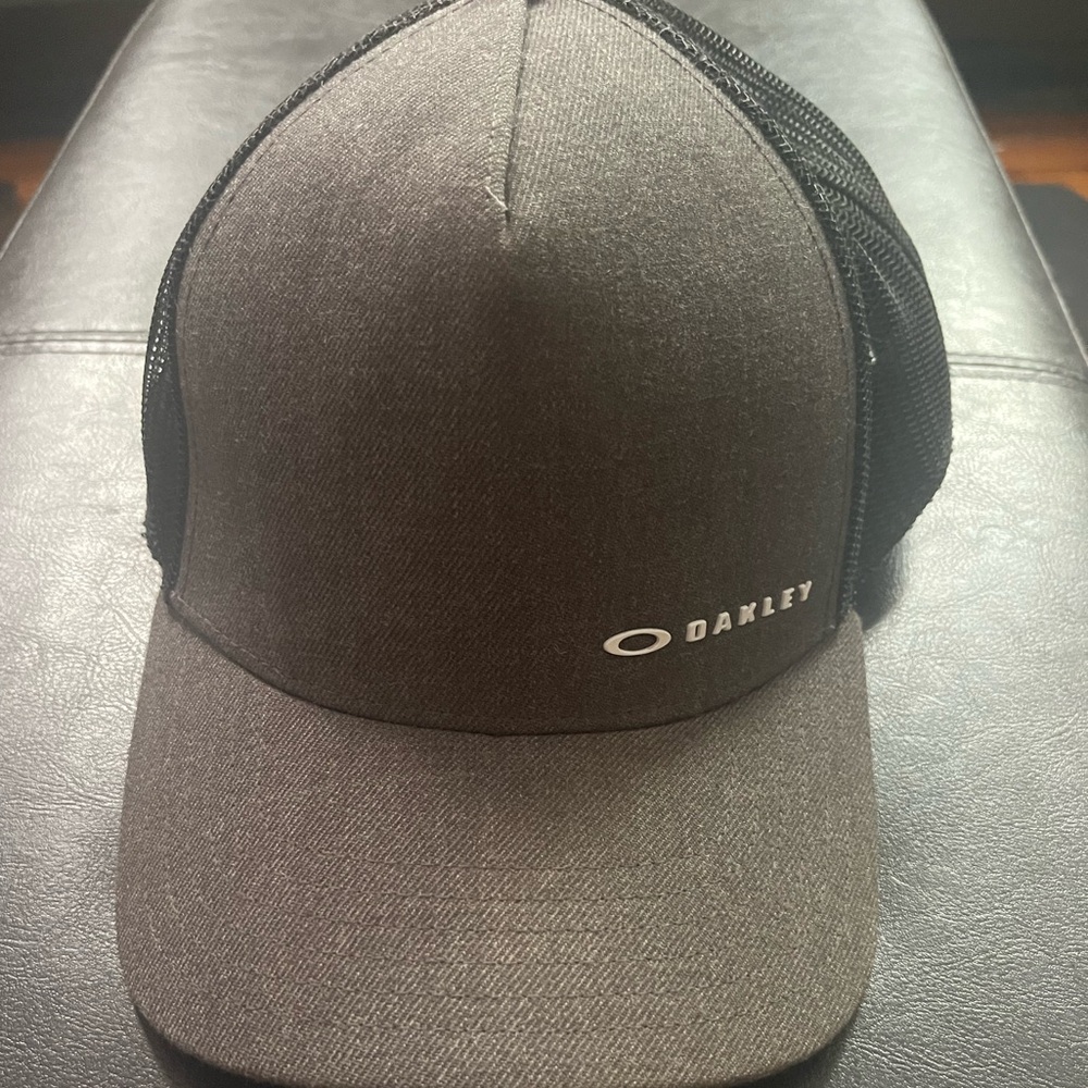 Oakley Black Mesh Cap